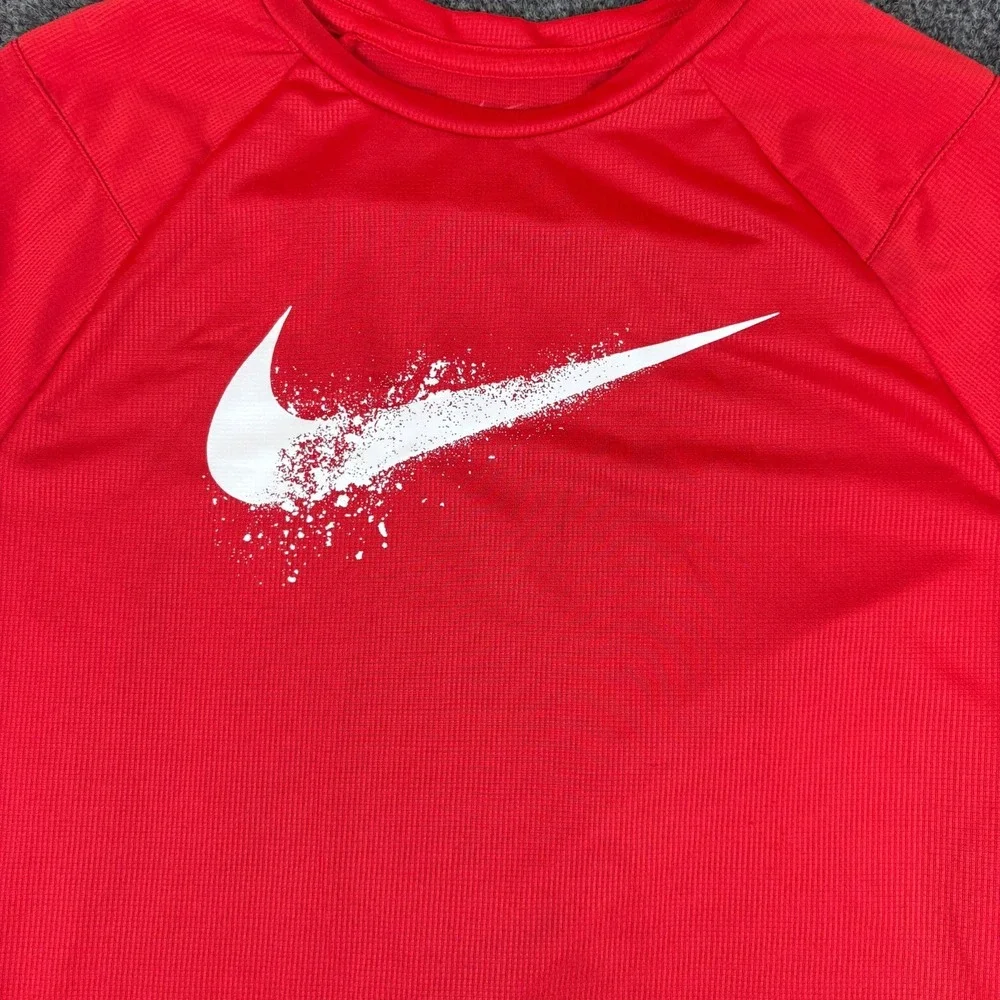 Nike Dri-Fit T-Shirt Boys XL Red White Swoosh Logo‎ Raglan Sleeve Activewear